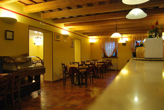 Agriturismo La Tana Del Ghiro ristorante pizzeria con cucina tipica Marchigiana presso Serra De Conti Ancona